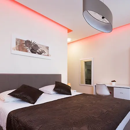 Riva Rooms Split Room photo