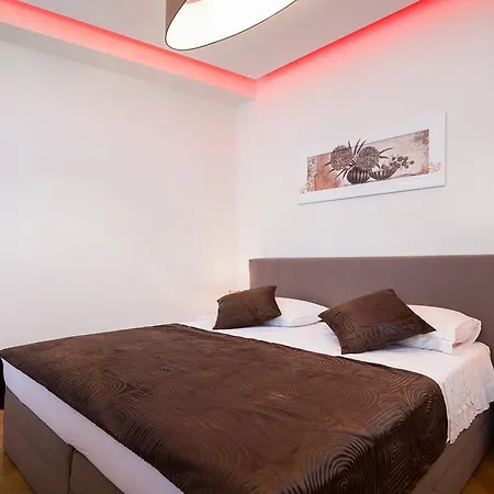 Riva Rooms Split Room photo